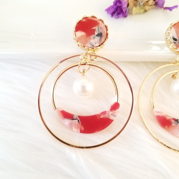 Red hoop stud earrings - Picture 2 of 3